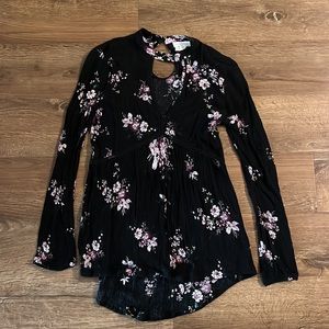 🎉 BOGO free 🎉 Floral Key Hole Long Sleeve